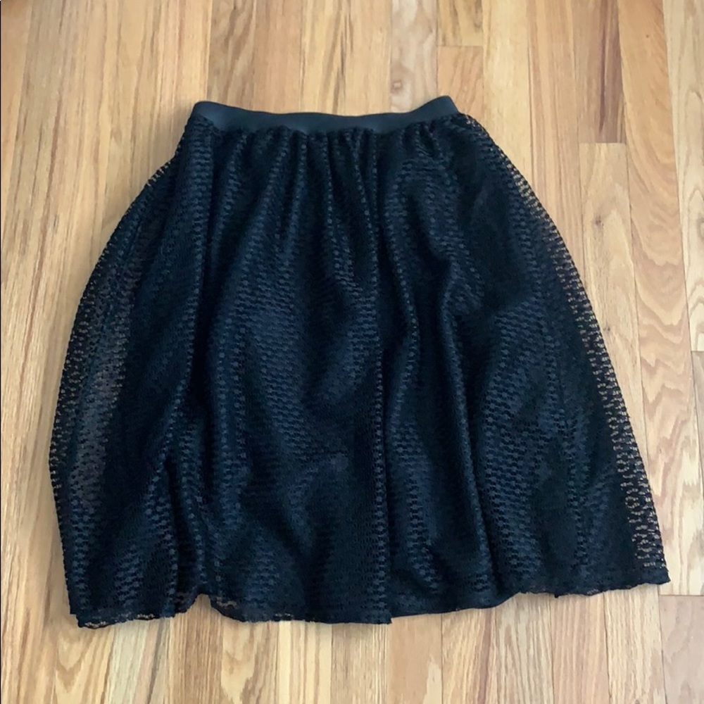 Textured ruffled skirt